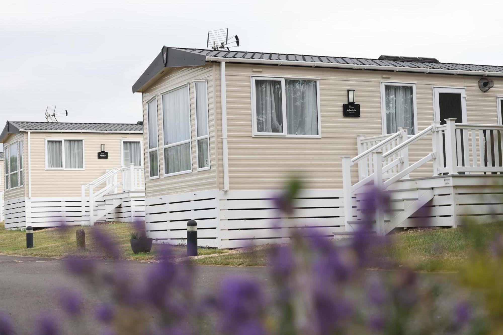Bursledon Mercury Yacht Harbour And Holiday Park מראה חיצוני תמונה
