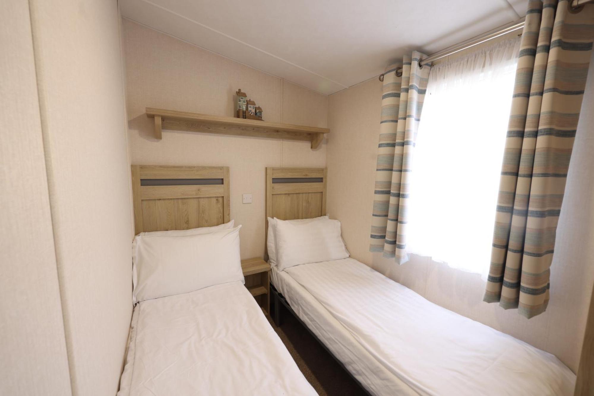 Bursledon Mercury Yacht Harbour And Holiday Park מראה חיצוני תמונה