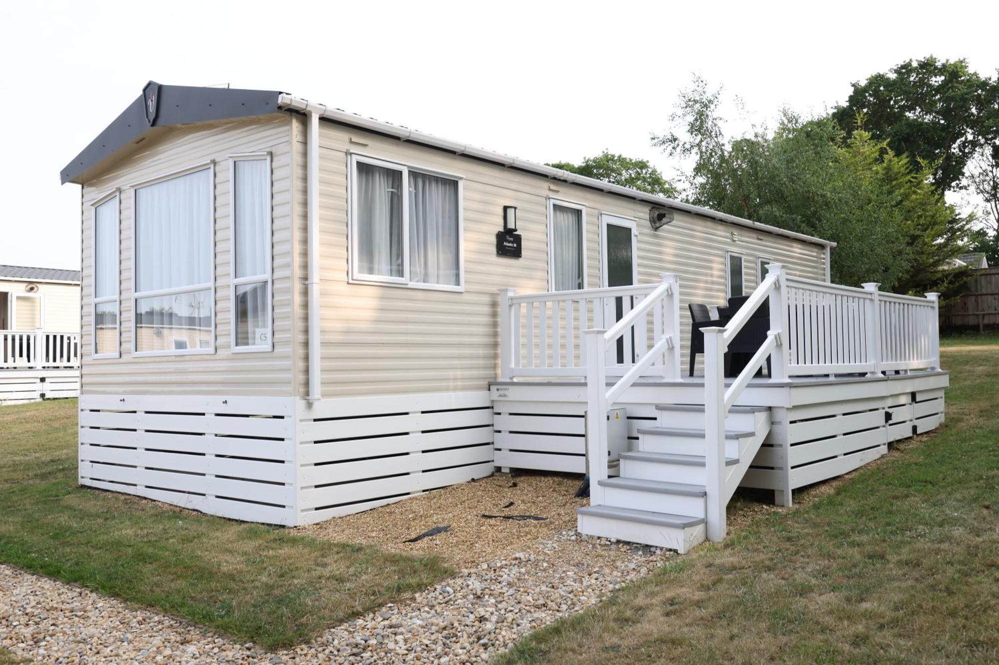 Bursledon Mercury Yacht Harbour And Holiday Park מראה חיצוני תמונה