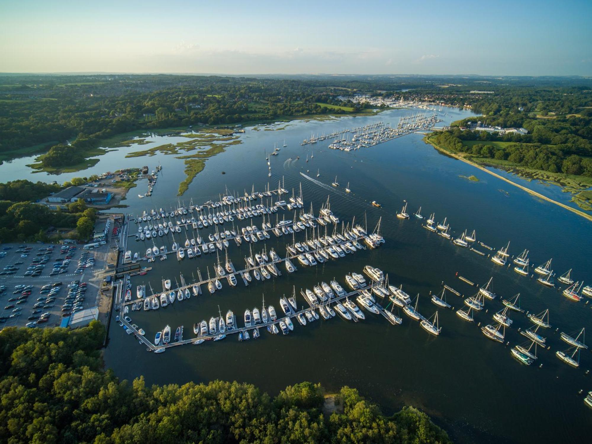 Bursledon Mercury Yacht Harbour And Holiday Park מראה חיצוני תמונה