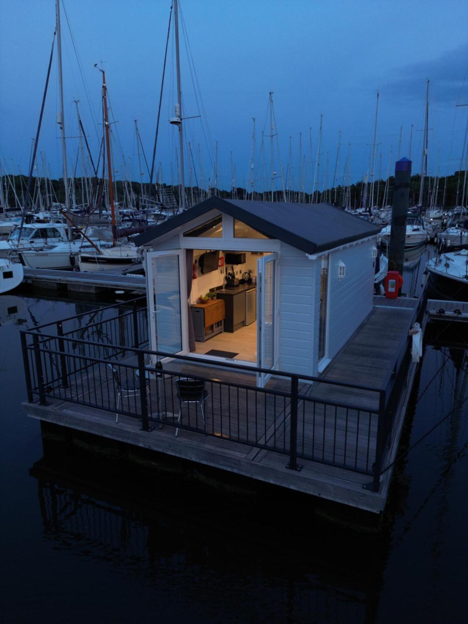 Bursledon Mercury Yacht Harbour And Holiday Park מראה חיצוני תמונה