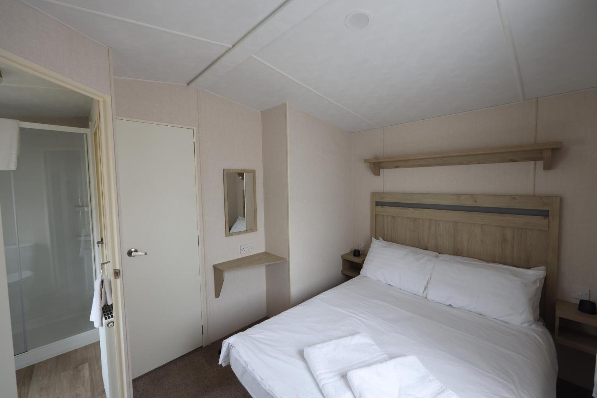 Bursledon Mercury Yacht Harbour And Holiday Park מראה חיצוני תמונה