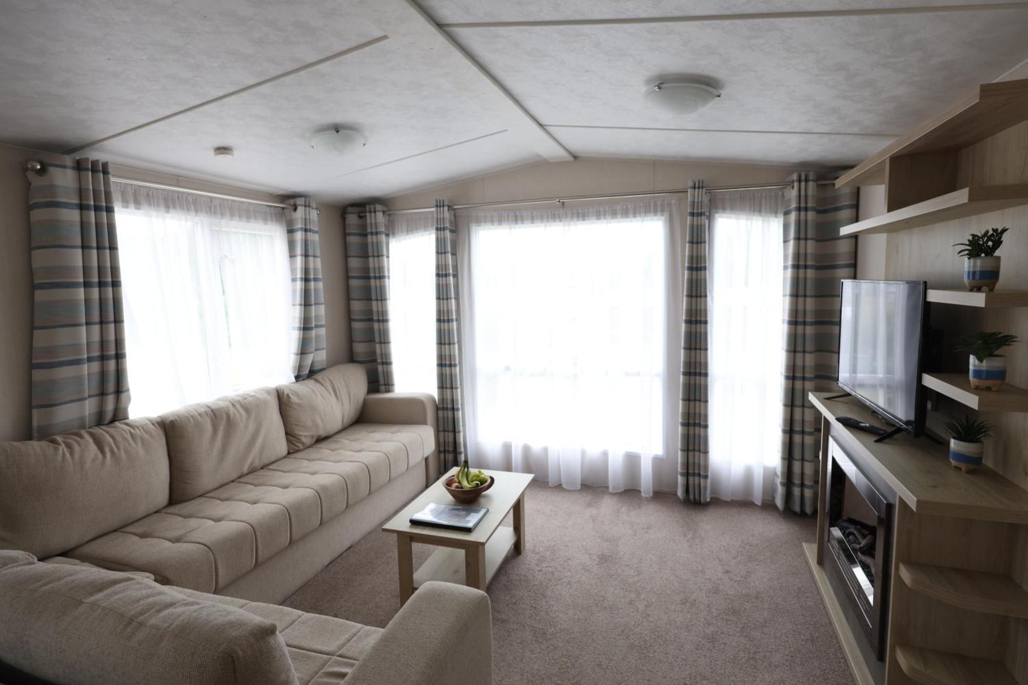 Bursledon Mercury Yacht Harbour And Holiday Park מראה חיצוני תמונה