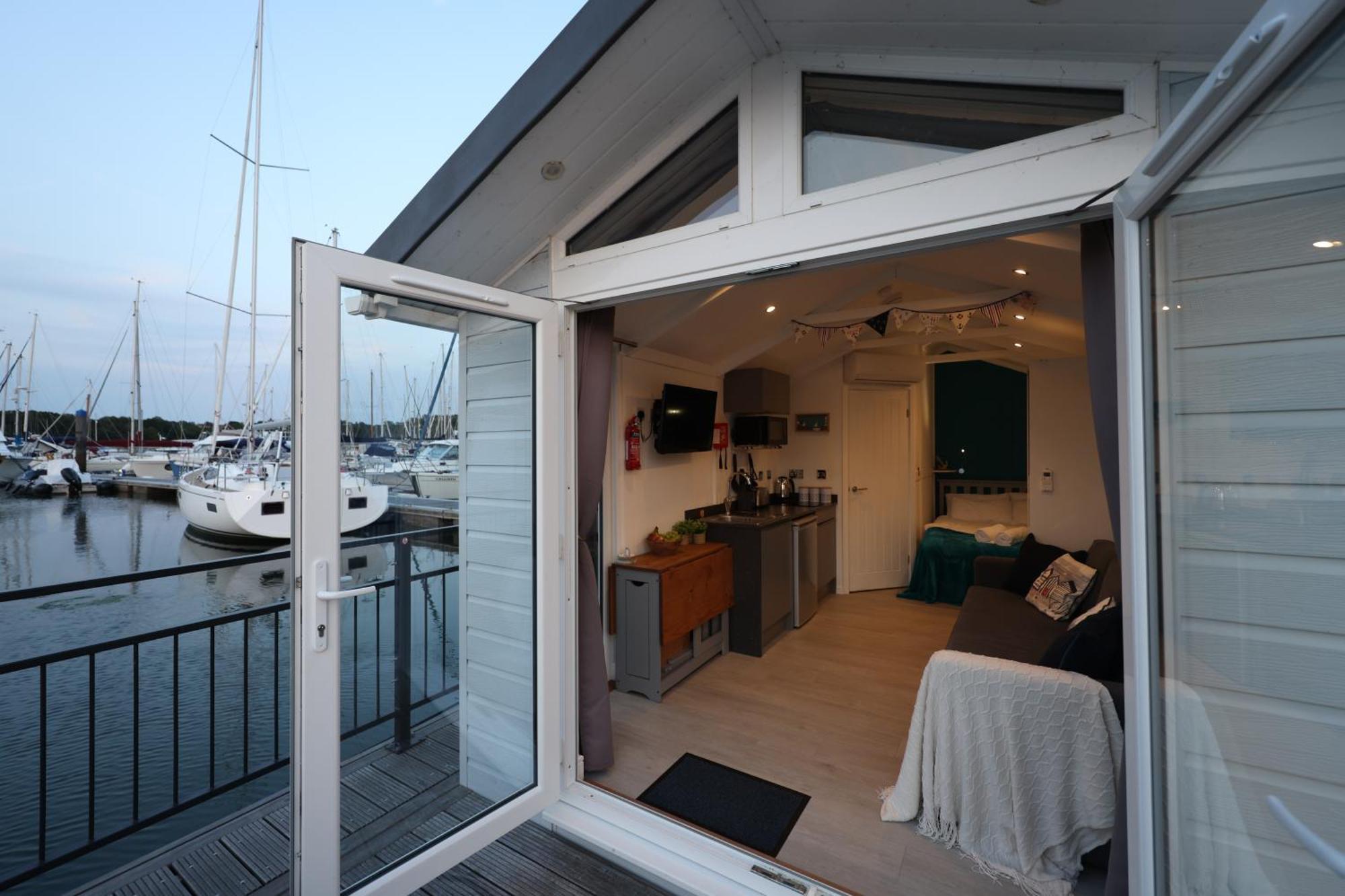 Bursledon Mercury Yacht Harbour And Holiday Park מראה חיצוני תמונה