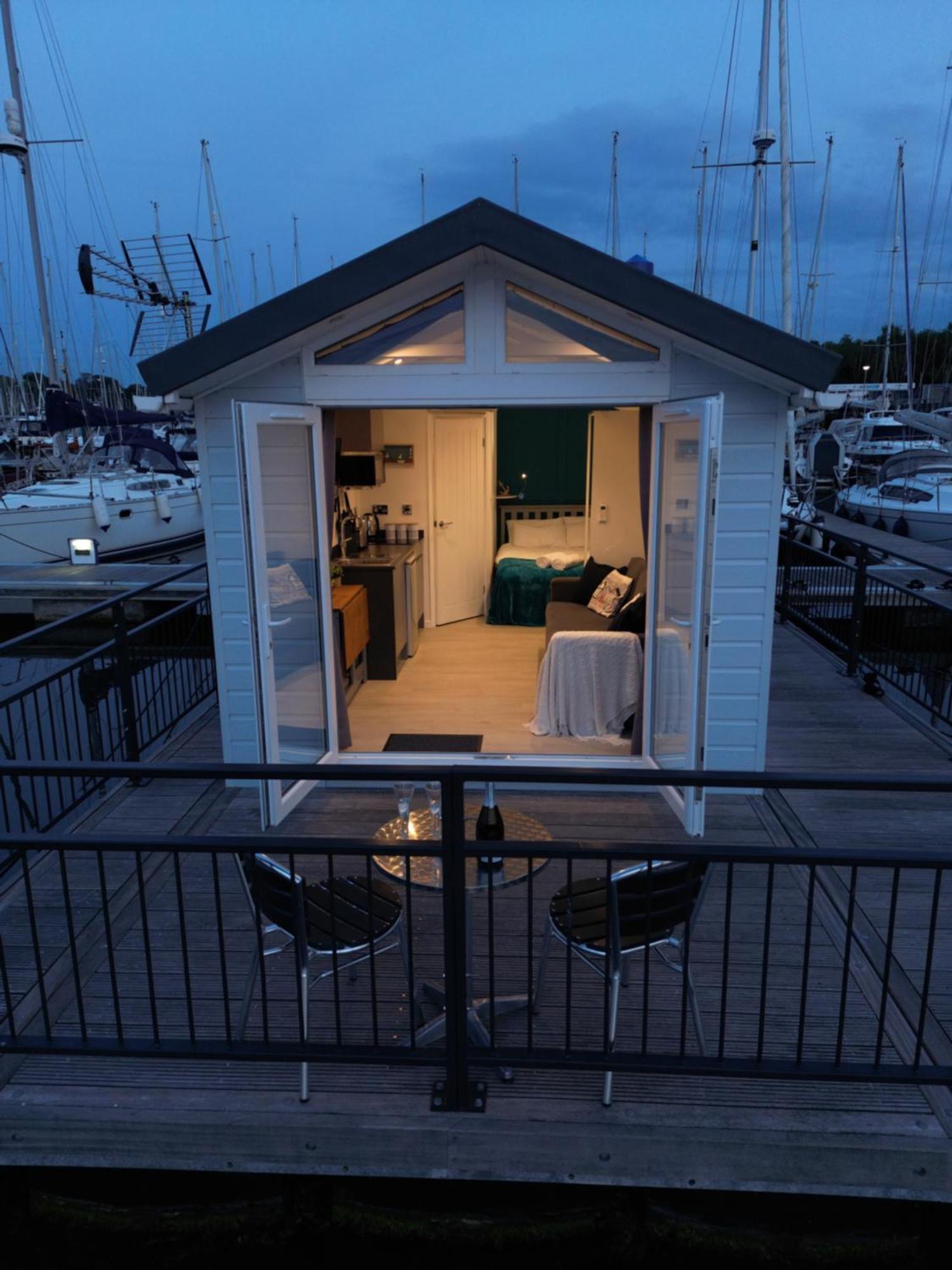 Bursledon Mercury Yacht Harbour And Holiday Park מראה חיצוני תמונה
