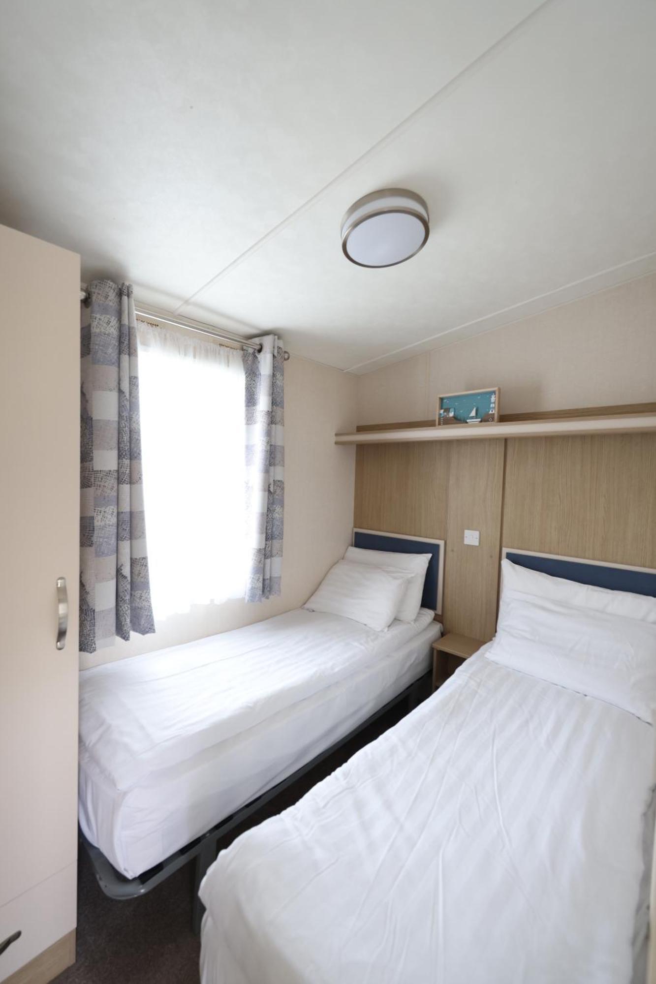 Bursledon Mercury Yacht Harbour And Holiday Park מראה חיצוני תמונה