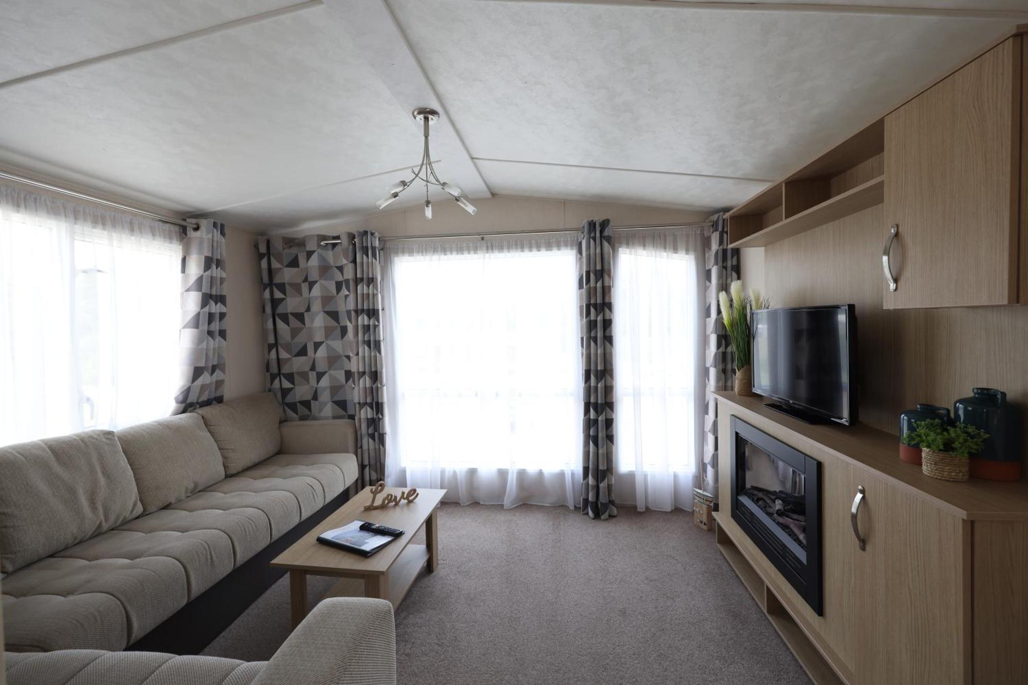 Bursledon Mercury Yacht Harbour And Holiday Park מראה חיצוני תמונה