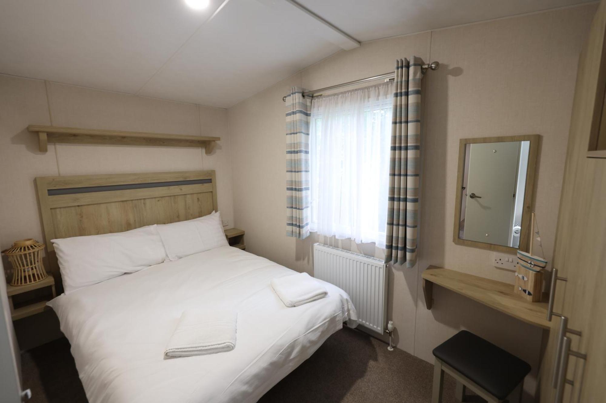 Bursledon Mercury Yacht Harbour And Holiday Park מראה חיצוני תמונה