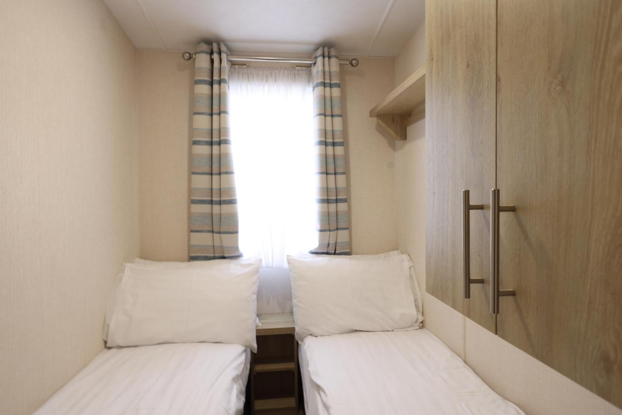 Bursledon Mercury Yacht Harbour And Holiday Park חדר תמונה