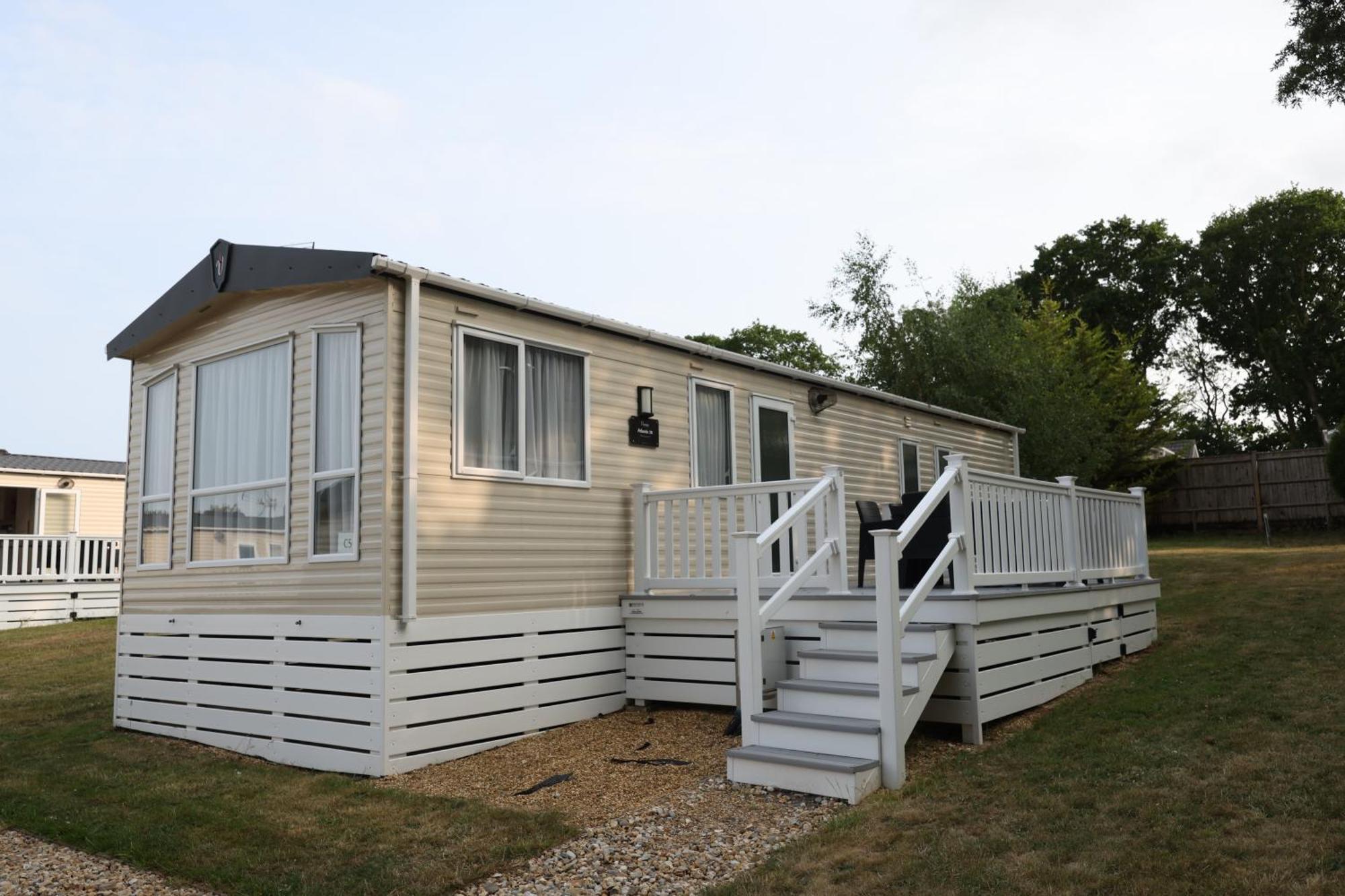 Bursledon Mercury Yacht Harbour And Holiday Park מראה חיצוני תמונה